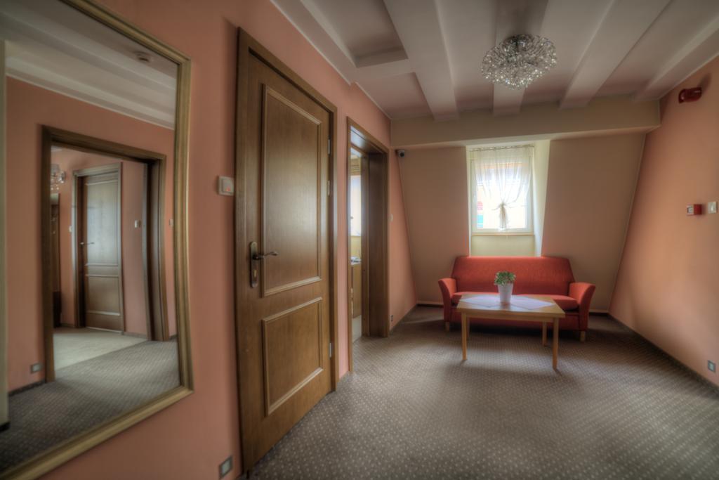 Hotel Siesta Świebodzin Exteriér fotografie